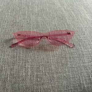 Women’s pink hot topic sunglasses